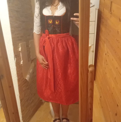 Tolles dirndl mit schöner - tolles,