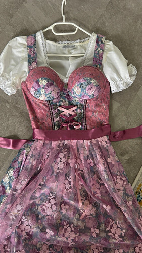 Wunderschönes dirndl in - wunderschönes,
